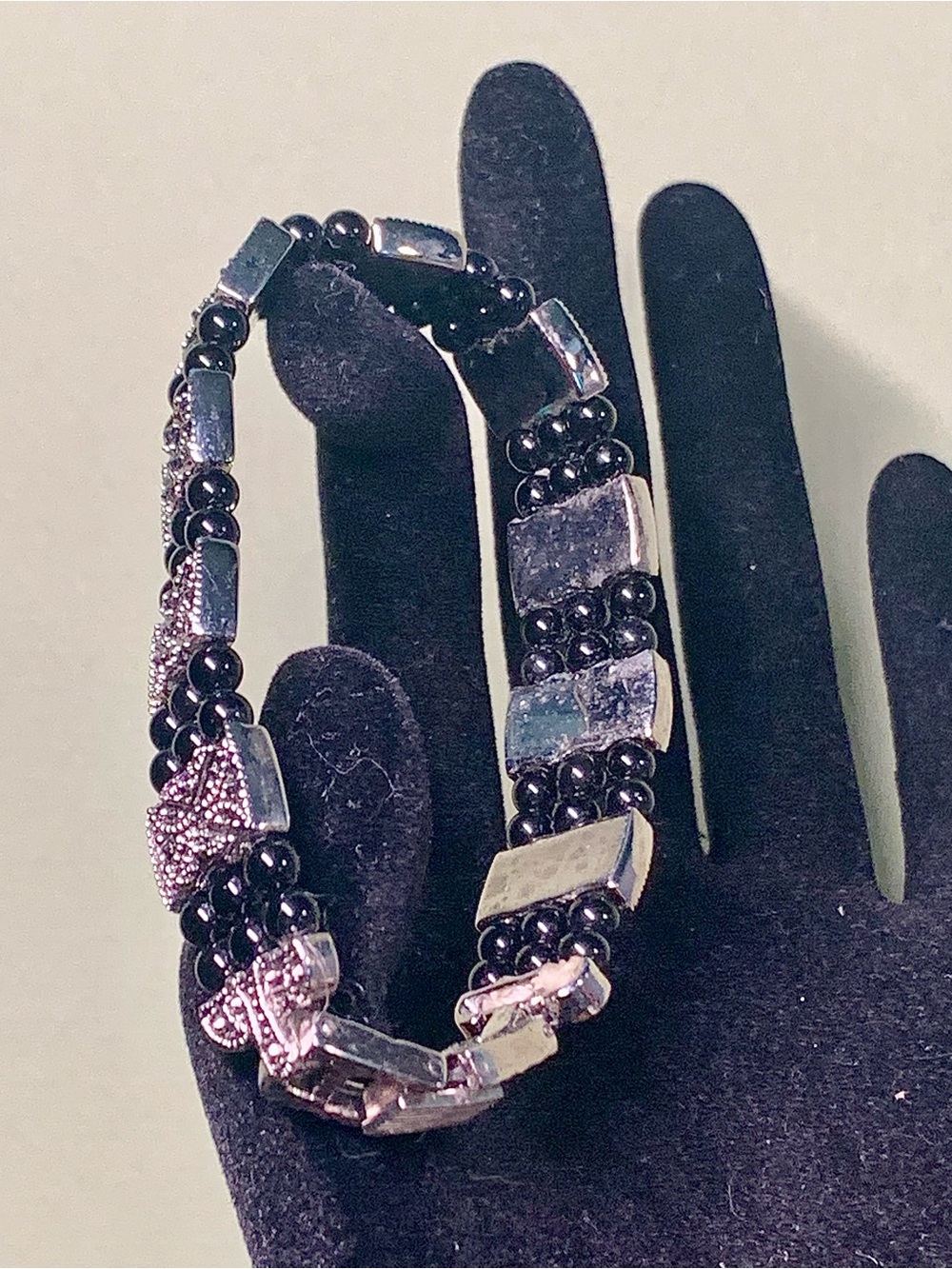 Black Bead Link Bracelet - Women's Fashion Jewelry - Picture 3 of 6
